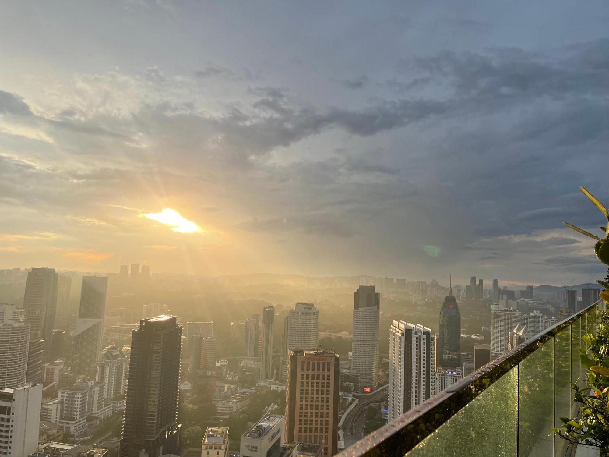 The Platinum Klcc By Faced Apartment Kuala Lumpur Exterior photo