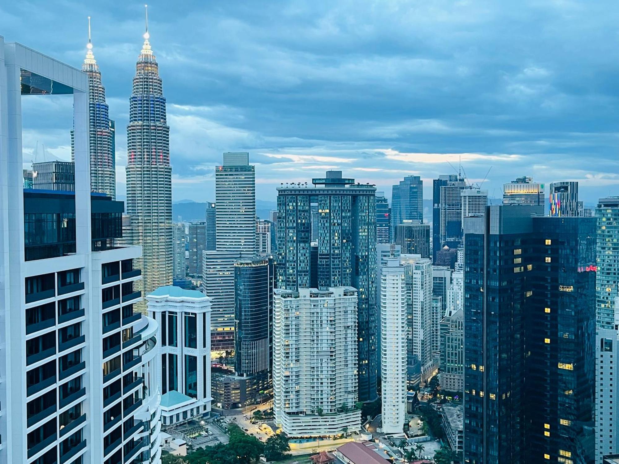 The Platinum Klcc By Faced Apartment Kuala Lumpur Exterior photo